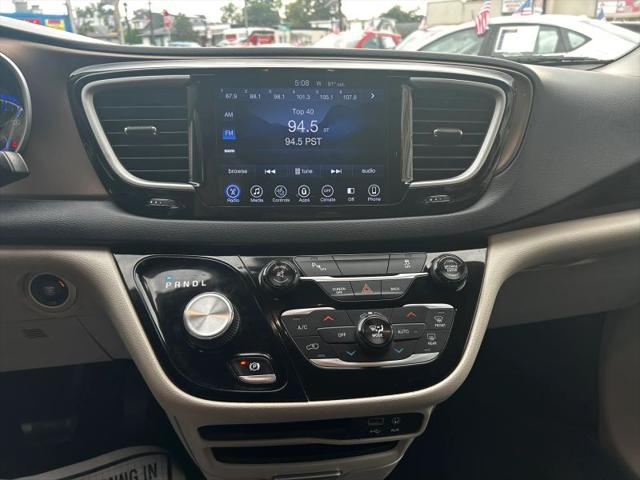 2017 Chrysler Pacifica Touring-L