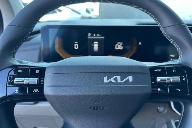 2027 Kia Carnival LXS