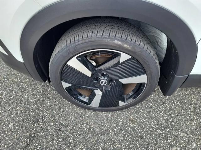 2025 Nissan Kicks SR FWD