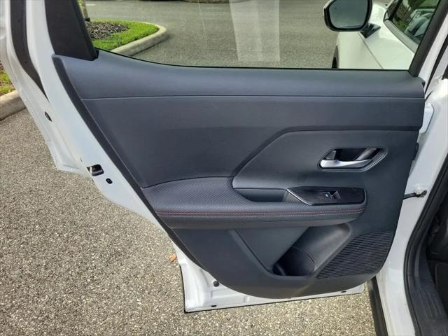 2025 Nissan Kicks SR FWD