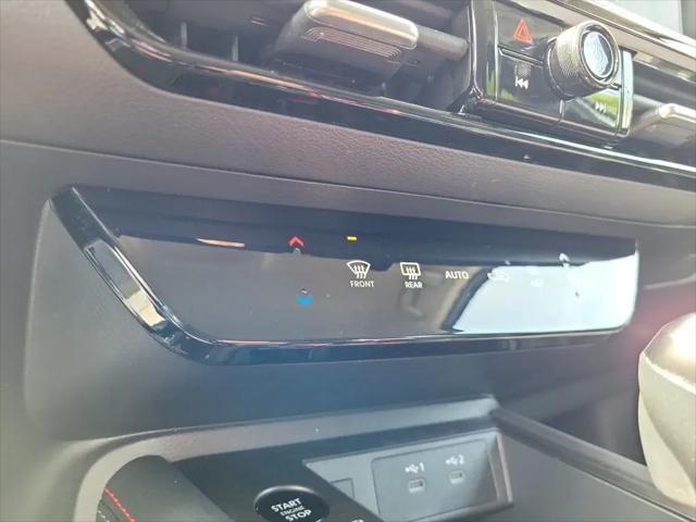 2025 Nissan Kicks SR FWD