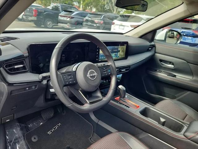 2025 Nissan Kicks SR FWD