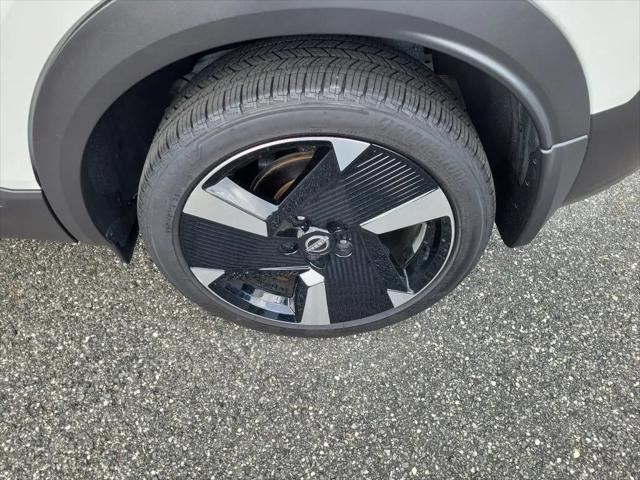 2025 Nissan Kicks SR FWD