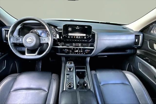 2023 Nissan Pathfinder SL 4WD
