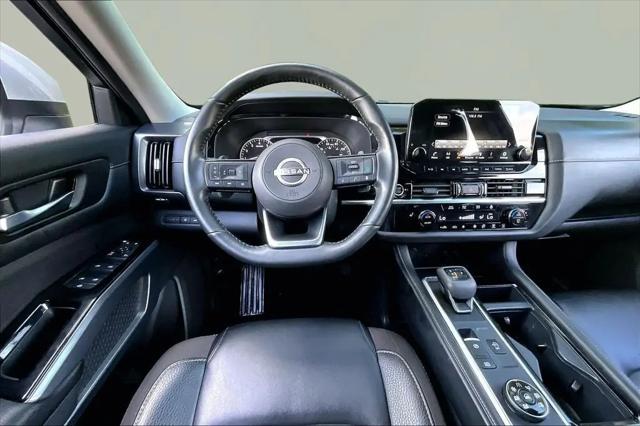 2023 Nissan Pathfinder SL 4WD