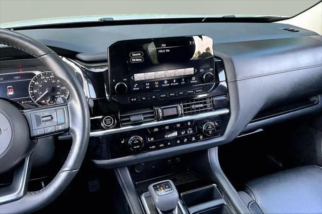 2023 Nissan Pathfinder SL 4WD