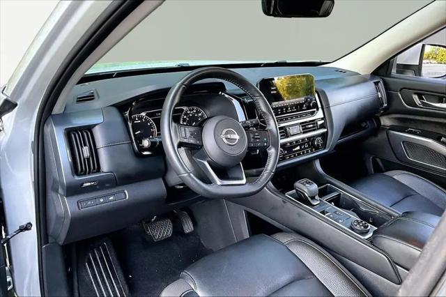 2023 Nissan Pathfinder SL 4WD