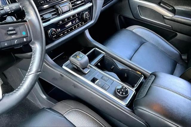 2023 Nissan Pathfinder SL 4WD