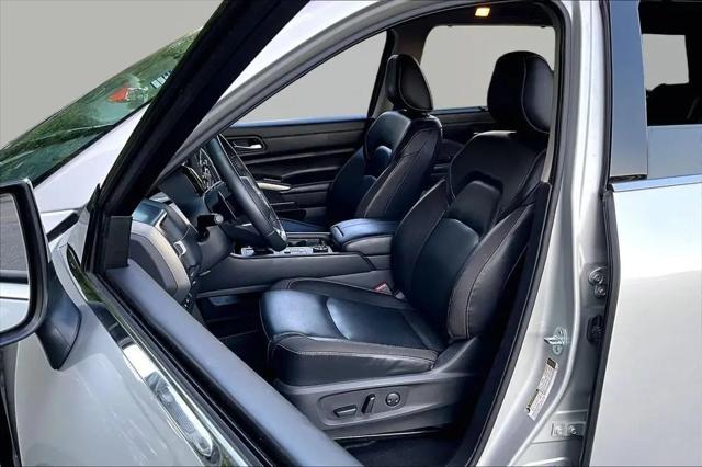 2023 Nissan Pathfinder SL 4WD
