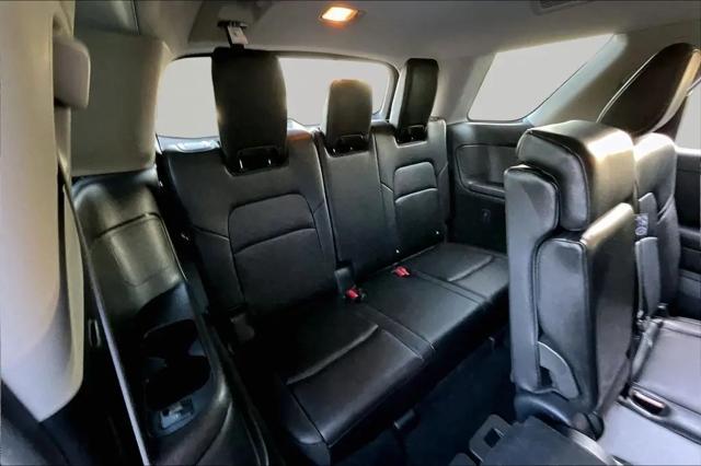 2023 Nissan Pathfinder SL 4WD