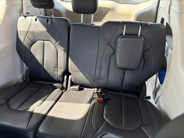 2022 Chrysler Pacifica Touring L AWD