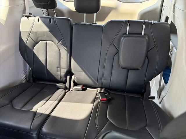 2022 Chrysler Pacifica Touring L AWD