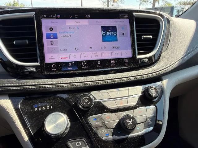 2022 Chrysler Pacifica Touring L AWD