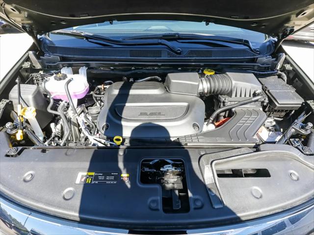 2027 Chrysler Pacifica Select AWD