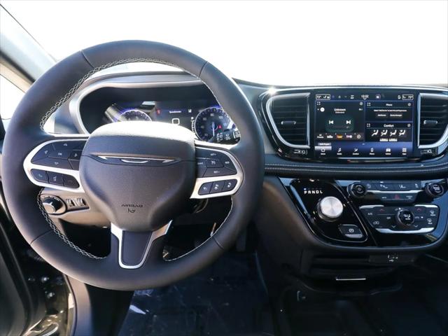 2027 Chrysler Pacifica Select AWD