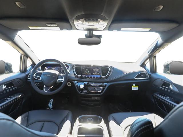 2027 Chrysler Pacifica Select AWD