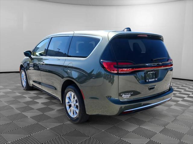 2027 Chrysler Pacifica Select AWD