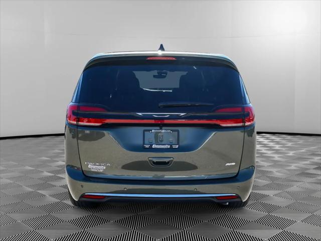 2027 Chrysler Pacifica Select AWD