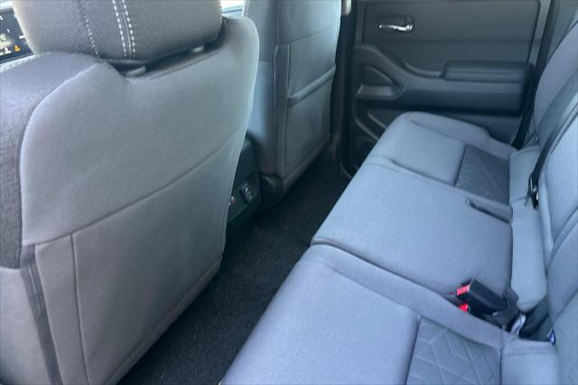 2027 Nissan Frontier SV