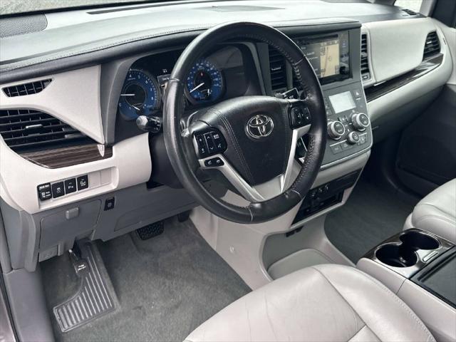 2017 Toyota Sienna XLE Premium 8 Passenger 2017 Toyota Sienna XLE Premium 8 Passenger