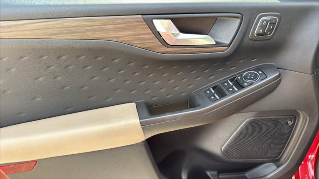 2020 Ford Escape Titanium Hybrid