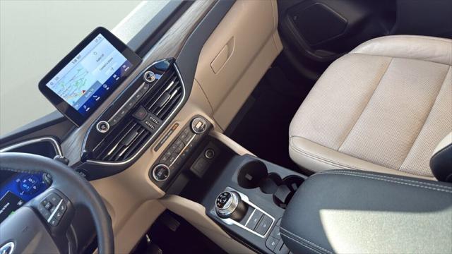 2020 Ford Escape Titanium Hybrid