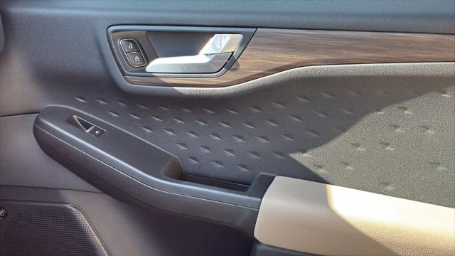 2020 Ford Escape Titanium Hybrid
