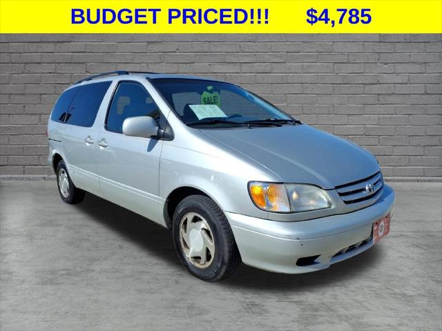 2003 Toyota Sienna LE for sale in Burlington, WI