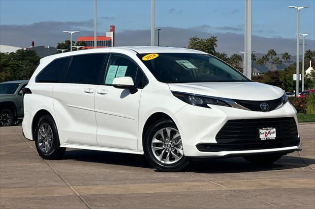 2024 Toyota Sienna LE
