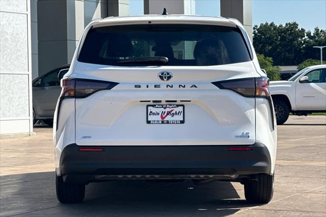 2024 Toyota Sienna LE