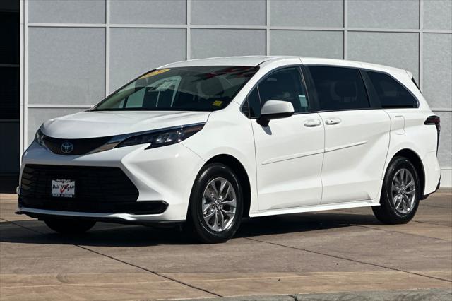 2024 Toyota Sienna LE