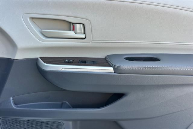 2024 Toyota Sienna LE