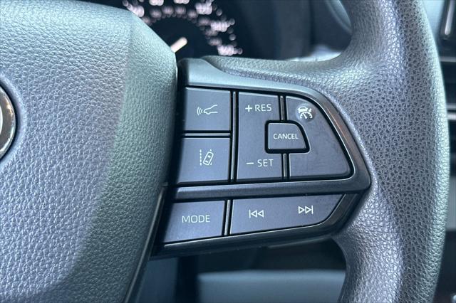 2024 Toyota Sienna LE