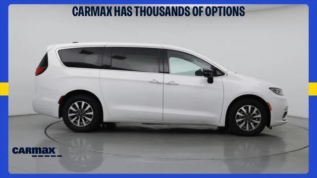 2024 Chrysler Pacifica Hybrid Select