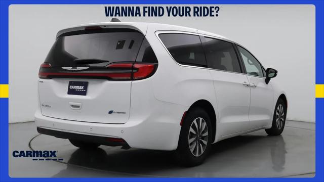2024 Chrysler Pacifica Hybrid Select