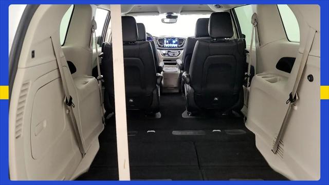 2024 Chrysler Pacifica Hybrid Select