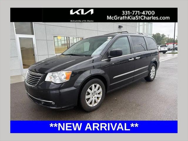 2016 Chrysler Town & Country Touring for sale in St. Charles, IL