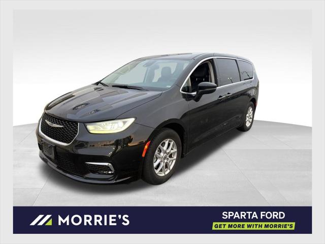 2023 Chrysler Pacifica Touring L for sale in Sparta, WI
