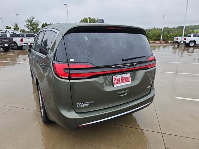 2027 Chrysler Pacifica Select AWD