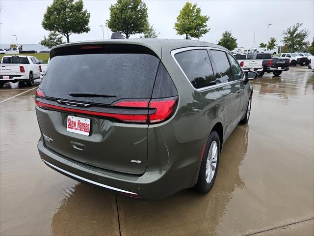 2027 Chrysler Pacifica Select AWD