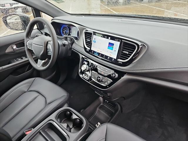 2027 Chrysler Pacifica Select AWD
