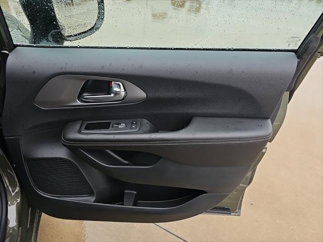 2027 Chrysler Pacifica Select AWD