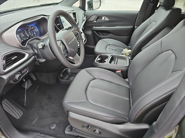2027 Chrysler Pacifica Select AWD