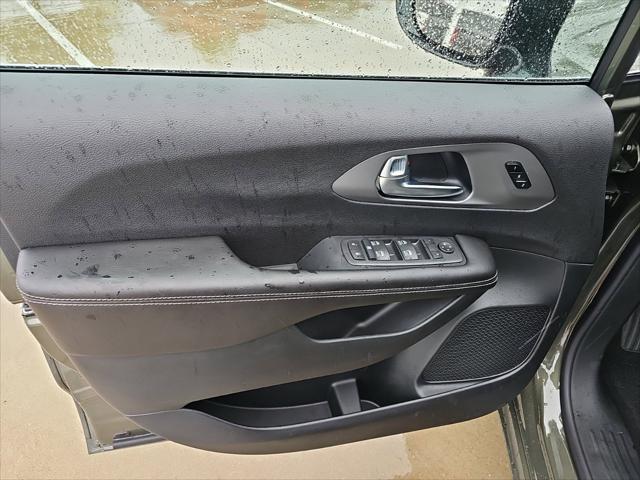 2027 Chrysler Pacifica Select AWD