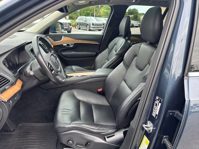 2021 Volvo XC90 T6 Momentum 6 Passenger