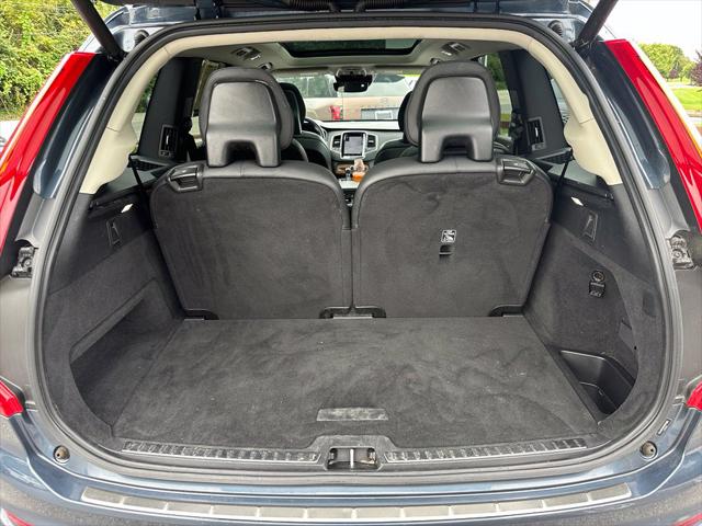 2021 Volvo XC90 T6 Momentum 6 Passenger