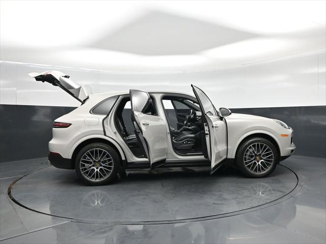2021 Porsche Cayena Base