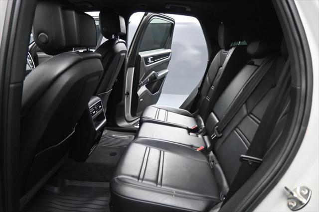 2021 Porsche Cayena Base