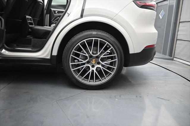 2021 Porsche Cayena Base