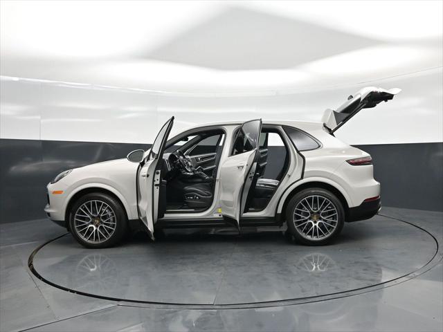 2021 Porsche Cayena Base